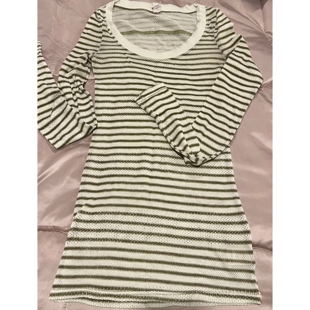 Free People long sleeve top. Great piece for layering!